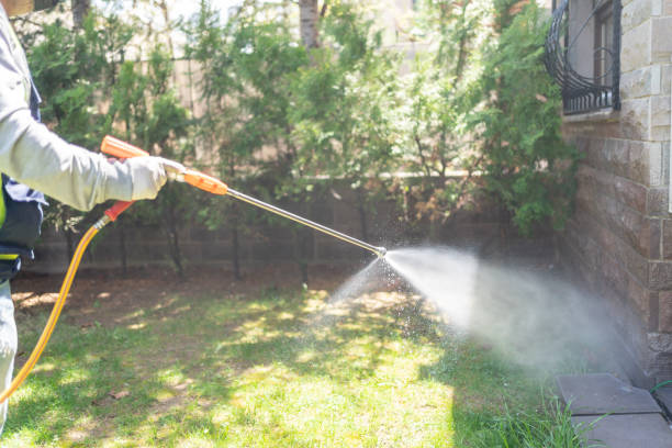 Best Commercial Pest Control Services  in Darien Downtown, CT